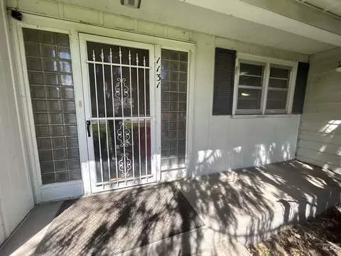 Exterior - 1131 11th Ave E, Twin Falls, ID 83301 photo 3 of 5