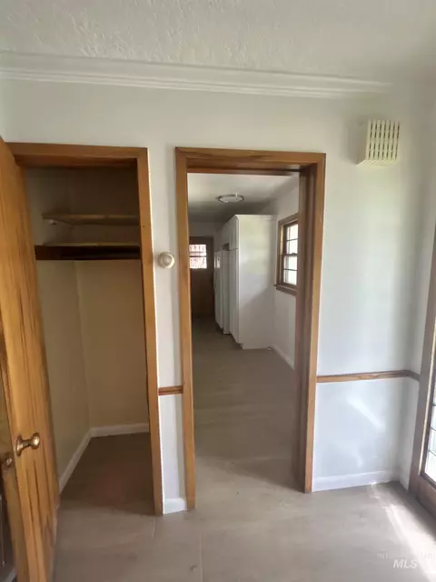Entry Way - 1131 11th Ave E, Twin Falls, ID 83301 photo 2 of 6