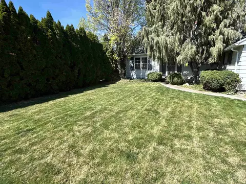 Exterior - 1131 11th Ave E, Twin Falls, ID 83301 photo 2 of 5