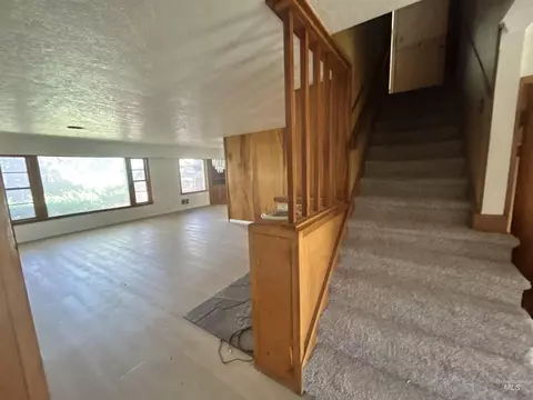 Living - 1131 11th Ave E, Twin Falls, ID 83301 photo 1 of 4