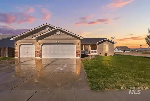 1284 NW Mandarin St, Mountain Home, ID 83647