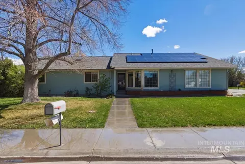 910 N 14th E, Mountain Home, ID 83647