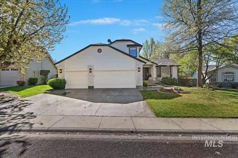 1917 E Shalimar Dr, Eagle, ID 83616