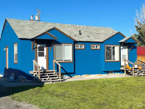 217 219 Oregon St, Gooding, ID 83330