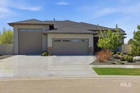 503 N Creekwater Ave, Eagle, ID 83616