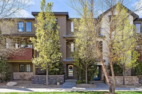 3693 E Parkcenter Blvd, Boise, ID 83716