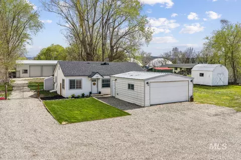 948 S Mill Rd, Emmett, ID 83617