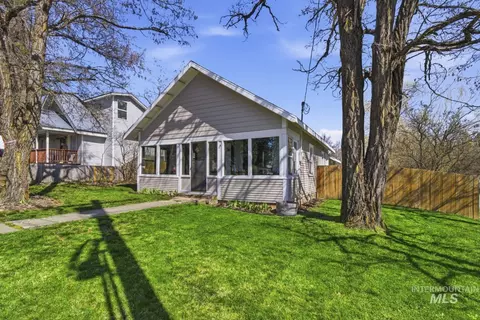 Exterior - 600 Main St, Deary, ID 83823 photo 1 of 11