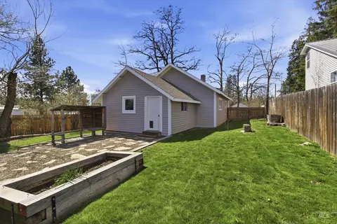 Exterior - 600 Main St, Deary, ID 83823 photo 6 of 11