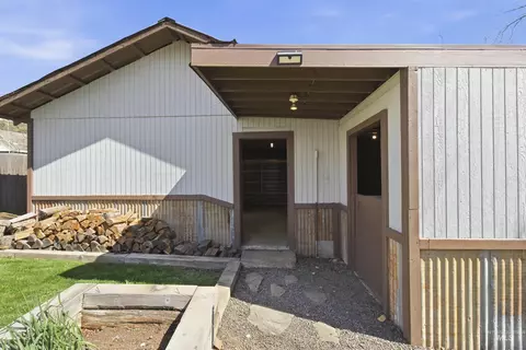 Exterior - 600 Main St, Deary, ID 83823 photo 4 of 11