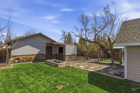 Exterior - 600 Main St, Deary, ID 83823 photo 10 of 11