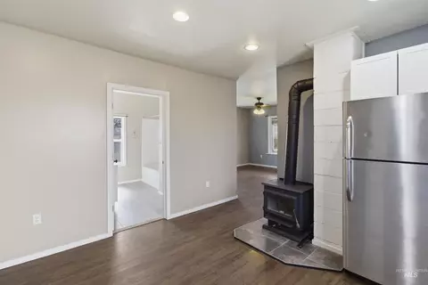 Entry Way - 600 Main St, Deary, ID 83823 photo 2 of 6