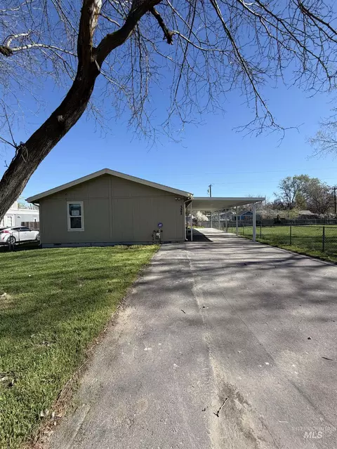 321 Joliet St, Caldwell, ID 83605