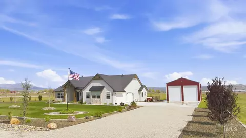 3180 Grandview Ln, Emmett, ID 83617