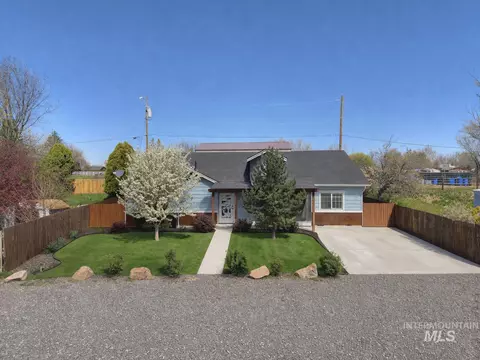 11 6th St, Middleton, ID 83644