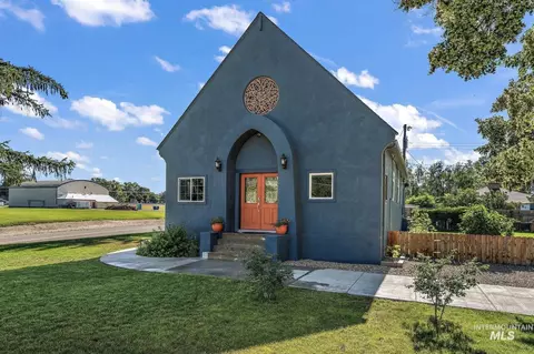 712 N 4th St, Parma, ID 83660