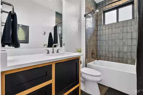 Bath - 2526 W Rustic Forge St, Eagle, ID 83616 photo 9 of 9