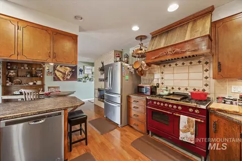 Kitchen - 1301 A St, Rupert, ID 83350 photo 5 of 7