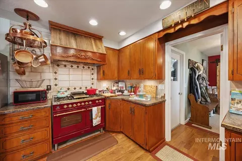Kitchen - 1301 A St, Rupert, ID 83350 photo 6 of 7