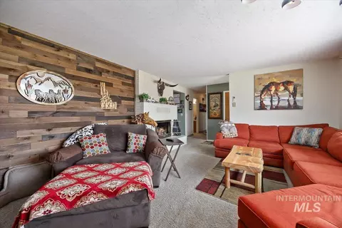 Living - 1301 A St, Rupert, ID 83350 photo 3 of 4