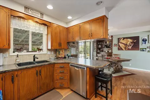 Kitchen - 1301 A St, Rupert, ID 83350 photo 4 of 7