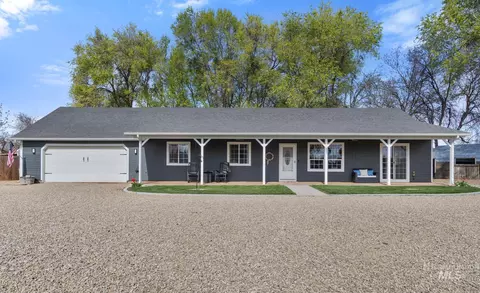 27 N Pit Ln, Nampa, ID 83687