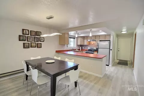 Dining - 1640 Davis Ave #7, Mccall, ID 83638 photo 2 of 2