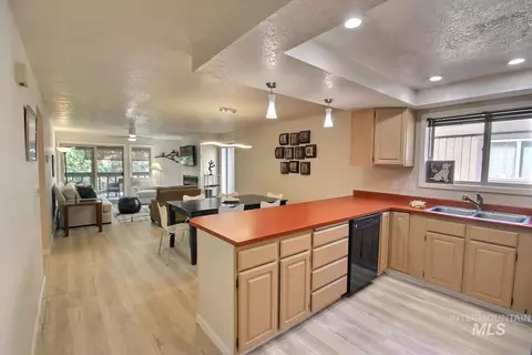 Kitchen - 1640 Davis Ave #7, Mccall, ID 83638 photo 1 of 4