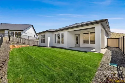 Exterior - 6606 N Good Dr, Eagle, ID 83629 photo 5 of 8