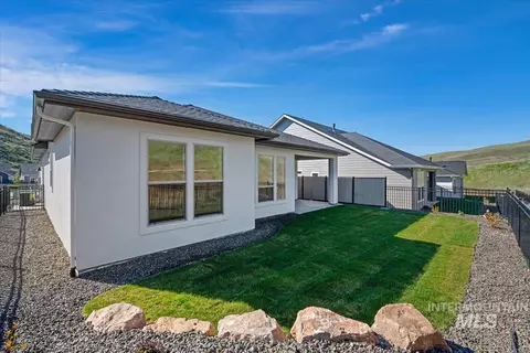 Exterior - 6606 N Good Dr, Eagle, ID 83629 photo 3 of 5