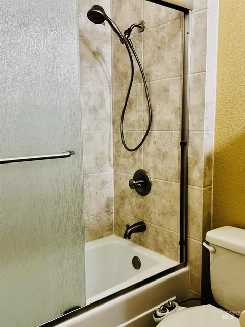Bath - 936 E 350 N, Declo, ID 83323 photo 3 of 6