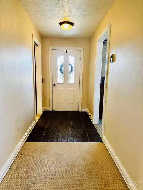 Entry Way - 936 E 350 N, Declo, ID 83323 photo 1 of 3