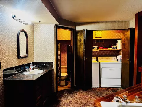 Bath - 936 E 350 N, Declo, ID 83323 photo 5 of 6
