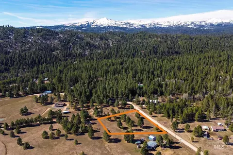 15 Rising Ln, Cascade, ID 83611