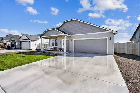 Exterior - 4613 Great Falls Ave, Caldwell, ID 83607 photo 1 of 8