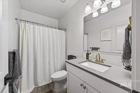 Bath - 4613 Great Falls Ave, Caldwell, ID 83607 photo 2 of 2