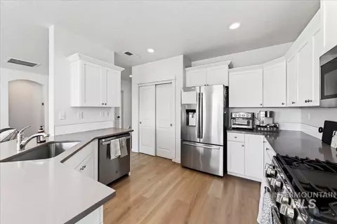 Kitchen - 4613 Great Falls Ave, Caldwell, ID 83607 photo 2 of 4