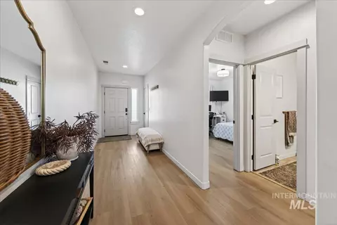 Entry Way - 4613 Great Falls Ave, Caldwell, ID 83607 photo 2 of 4