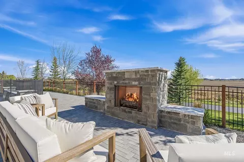 Exterior - 7703 W Corinthia St, Eagle, ID 83616 photo 5 of 11