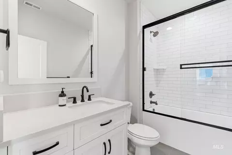 Bath - 7703 W Corinthia St, Eagle, ID 83616 photo 3 of 4