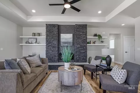 Living - 1008 23rd Ave E, Jerome, ID 83338 photo 1 of 2