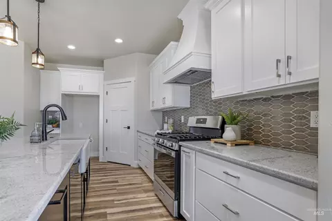 Kitchen - 1008 23rd Ave E, Jerome, ID 83338 photo 2 of 4