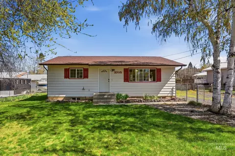 3705 14th St C, Lewiston, ID 83501