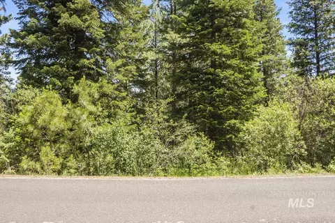 513 Susan Rd, Cascade, ID 83611 photo 4