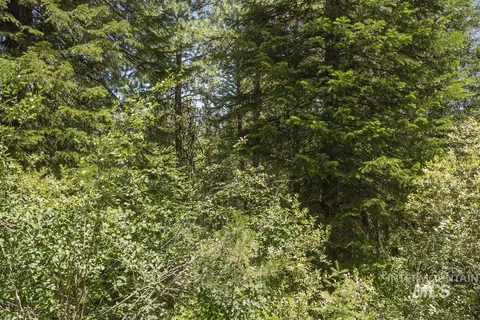 513 Susan Rd, Cascade, ID 83611 photo 5