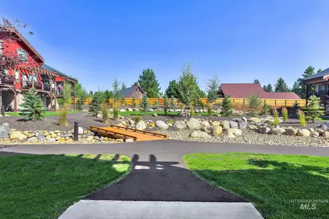 Exterior - 107 Broken Pine Ln, Mccall, ID 83638 photo 6 of 10