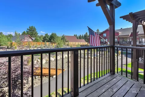 Exterior - 107 Broken Pine Ln, Mccall, ID 83638 photo 3 of 10