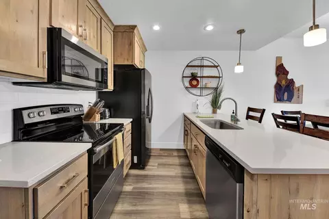 Kitchen - 107 Broken Pine Ln, Mccall, ID 83638 photo 3 of 3
