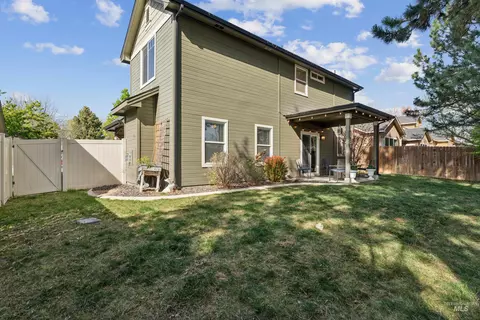 Exterior - 2917 E Shadowband St, Eagle, ID 83616 photo 3 of 5