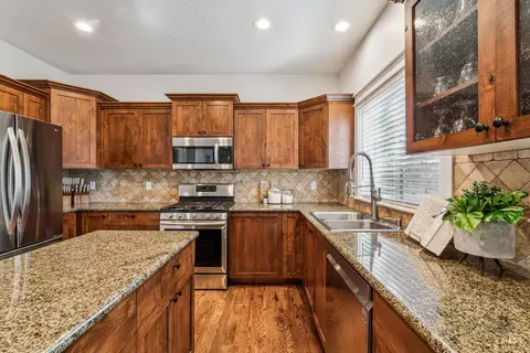 Kitchen - 2917 E Shadowband St, Eagle, ID 83616 photo 3 of 3